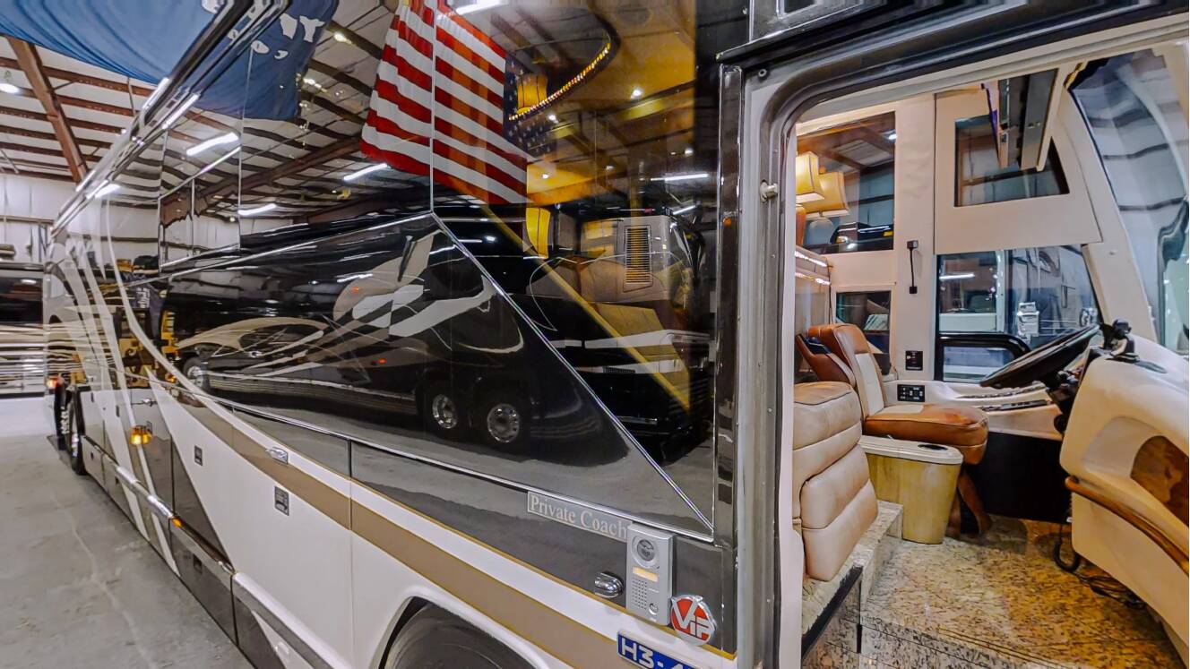 A photo of this 2005 Prevost Millennium H3-45