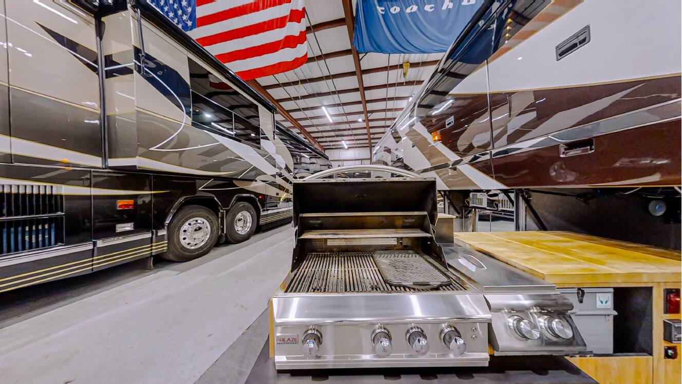 A photo of this 2005 Prevost Millennium H3-45