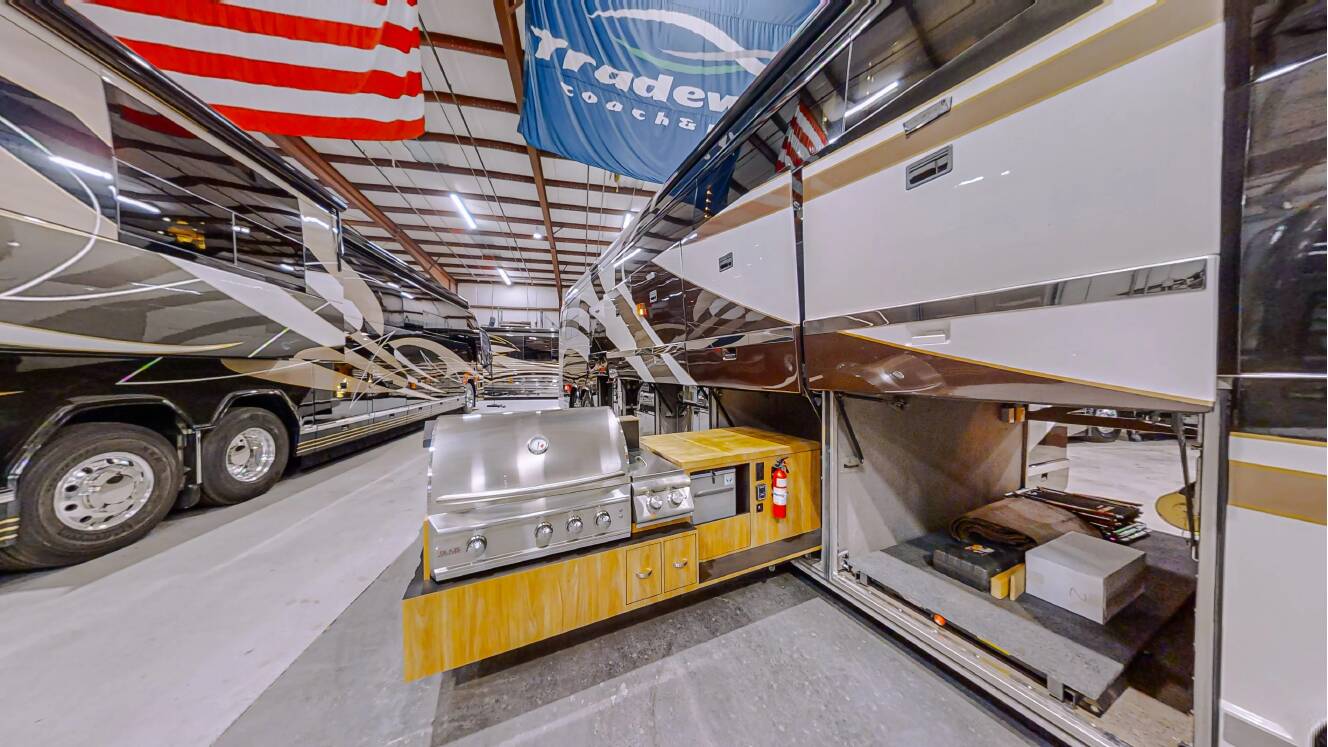 A photo of this 2005 Prevost Millennium H3-45