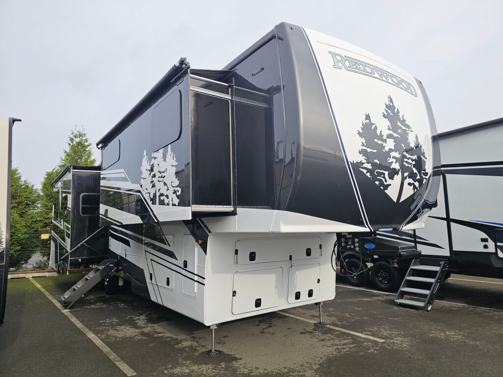 2026 Crossroads Redwood 371RL in sumner WA