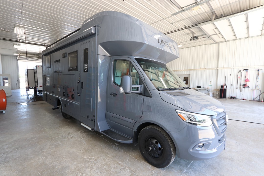 2027 Grand Design Lineage 25FW in bevington IA