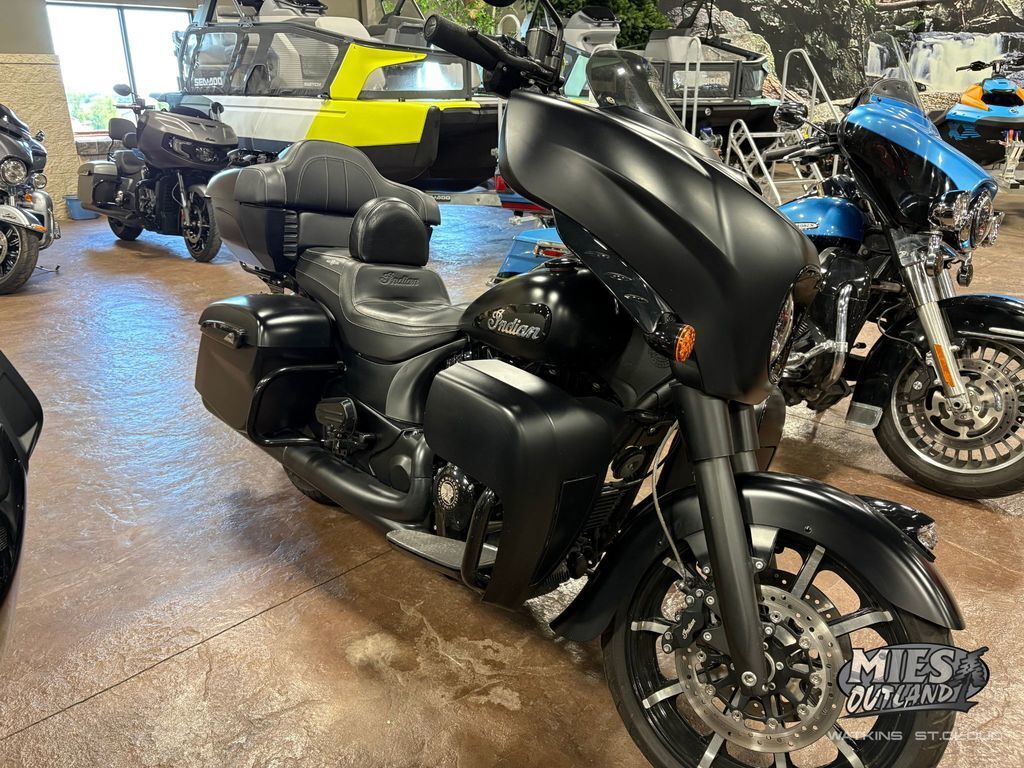 2021 Indian Motorcycle® Roadmaster® Dark Horse® Thunder Black Smoke DARK HORSE in Watkins, MN