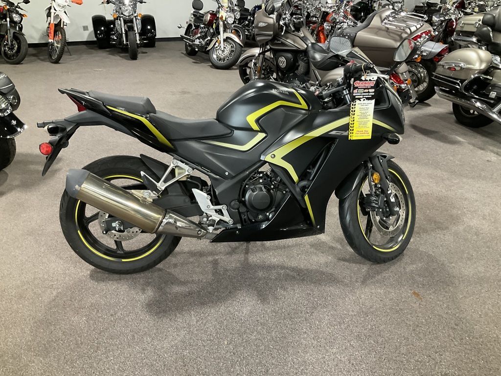 2015 Honda® CBR300R Matte Black Metallic/Yellow BASE in Johnstown, PA