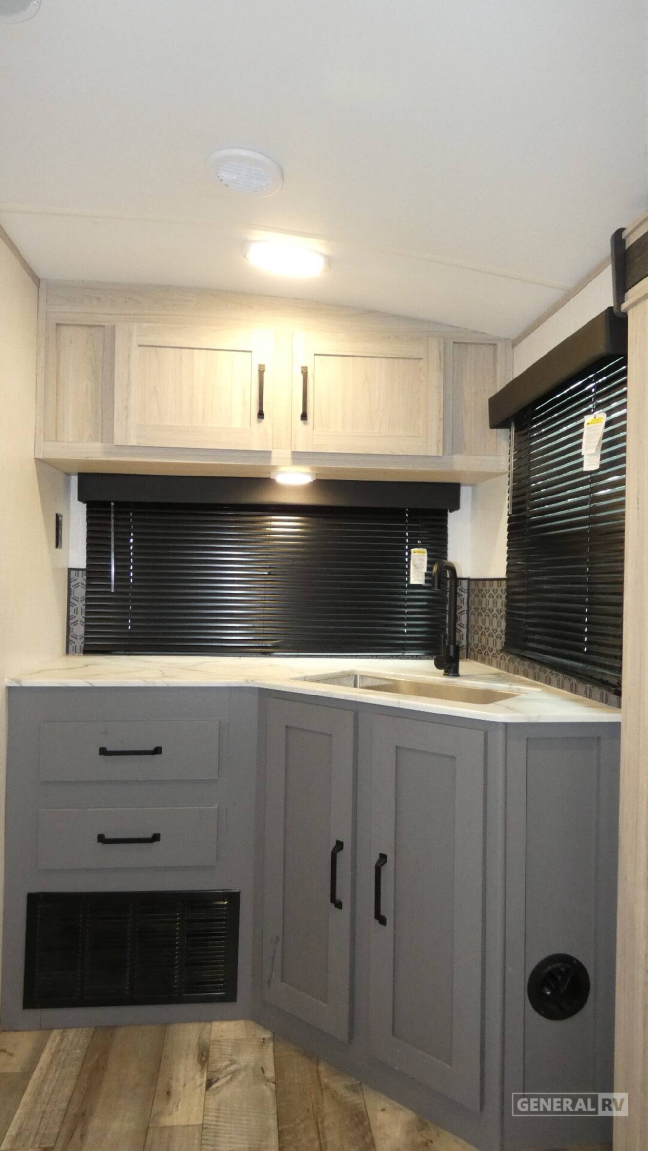 A photo of this 2022 Heartland SUNDANCE Ultra Lite 231ML