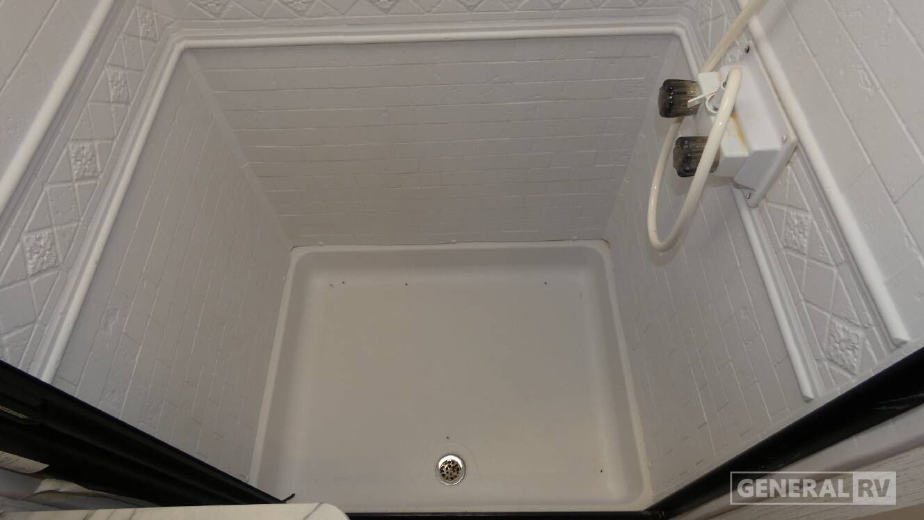 A photo of this 2022 Heartland SUNDANCE Ultra Lite 231ML