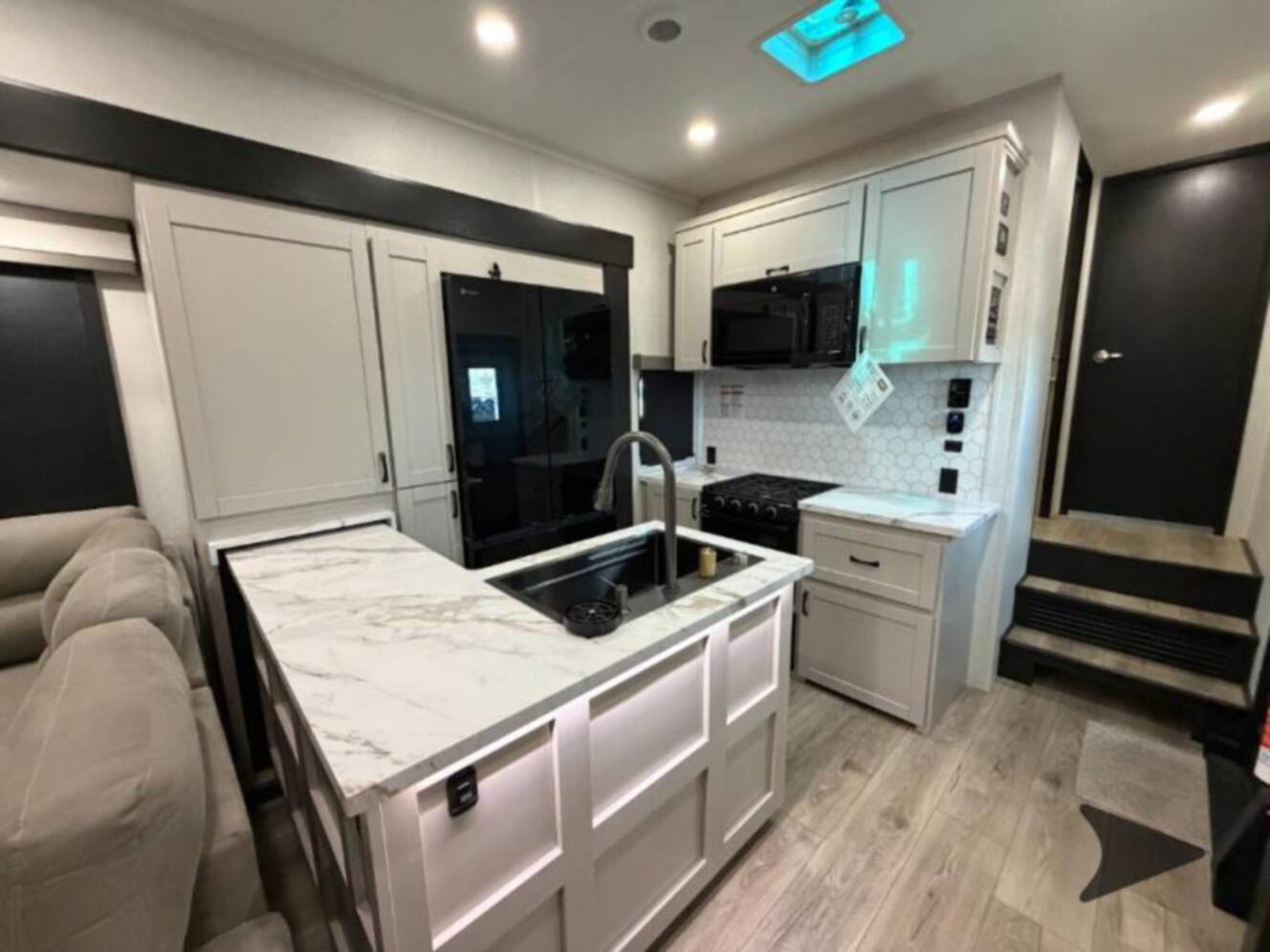 A photo of this 2027 Jayco Seismic 395