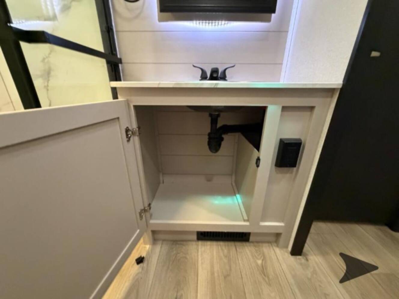 A photo of this 2027 Jayco Seismic 395