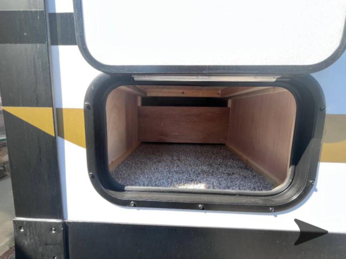A photo of this 2027 Northwood Arctic Fox 811