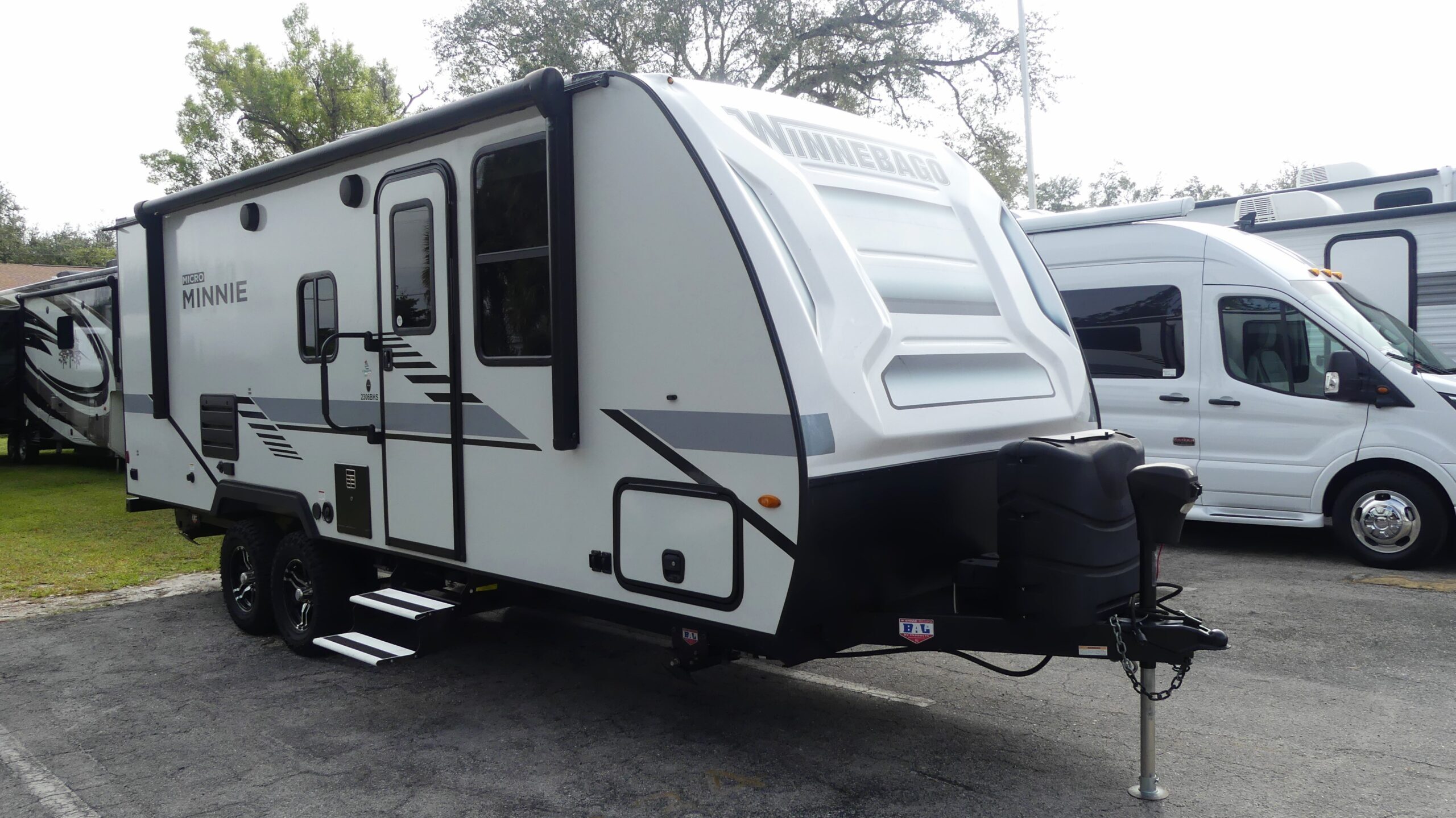 2022 Winnebago MICRO MINNIE 2306BHS RV