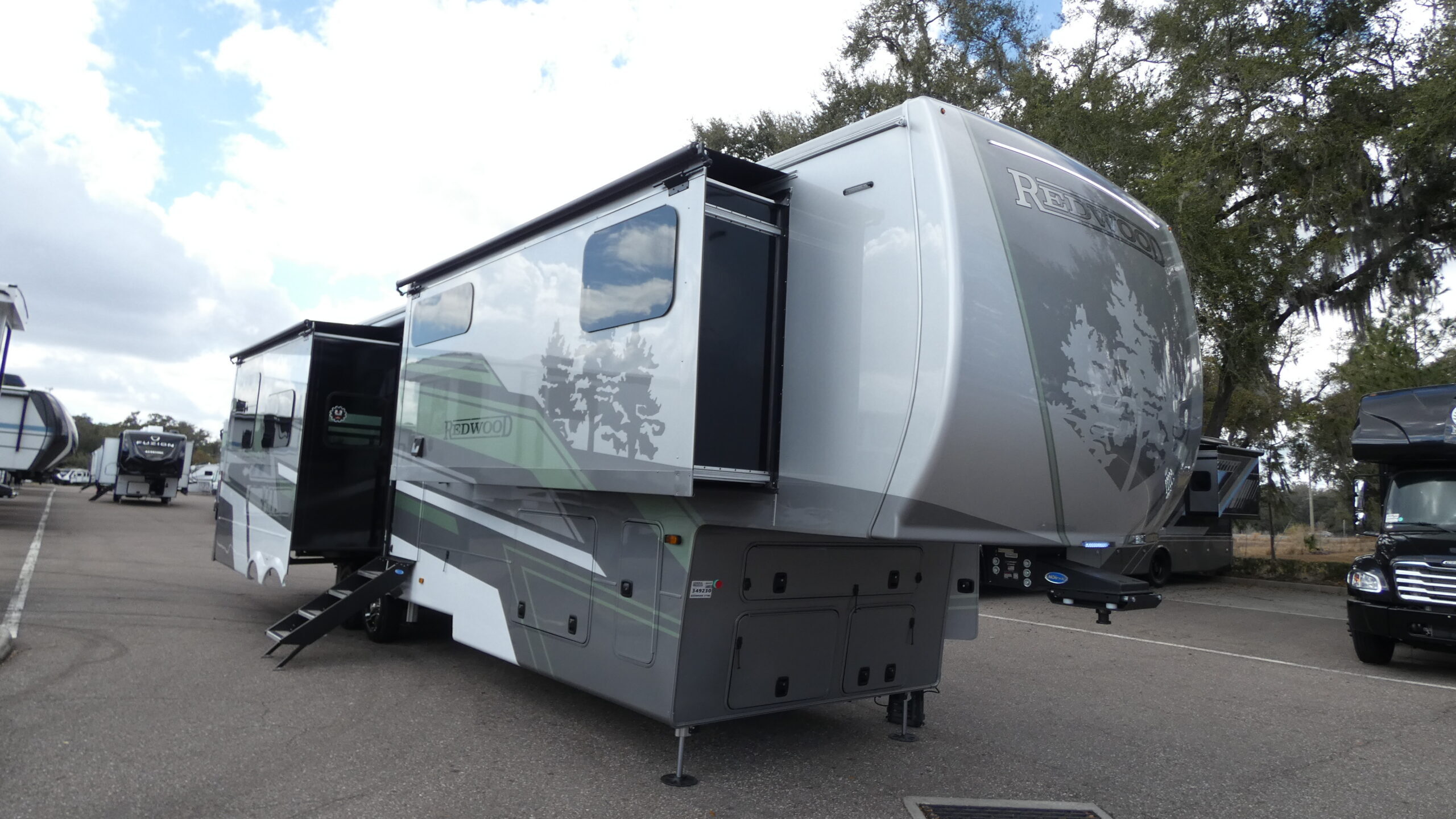 2026 Crossroads Rv REDWOOD 371RL in dover FL