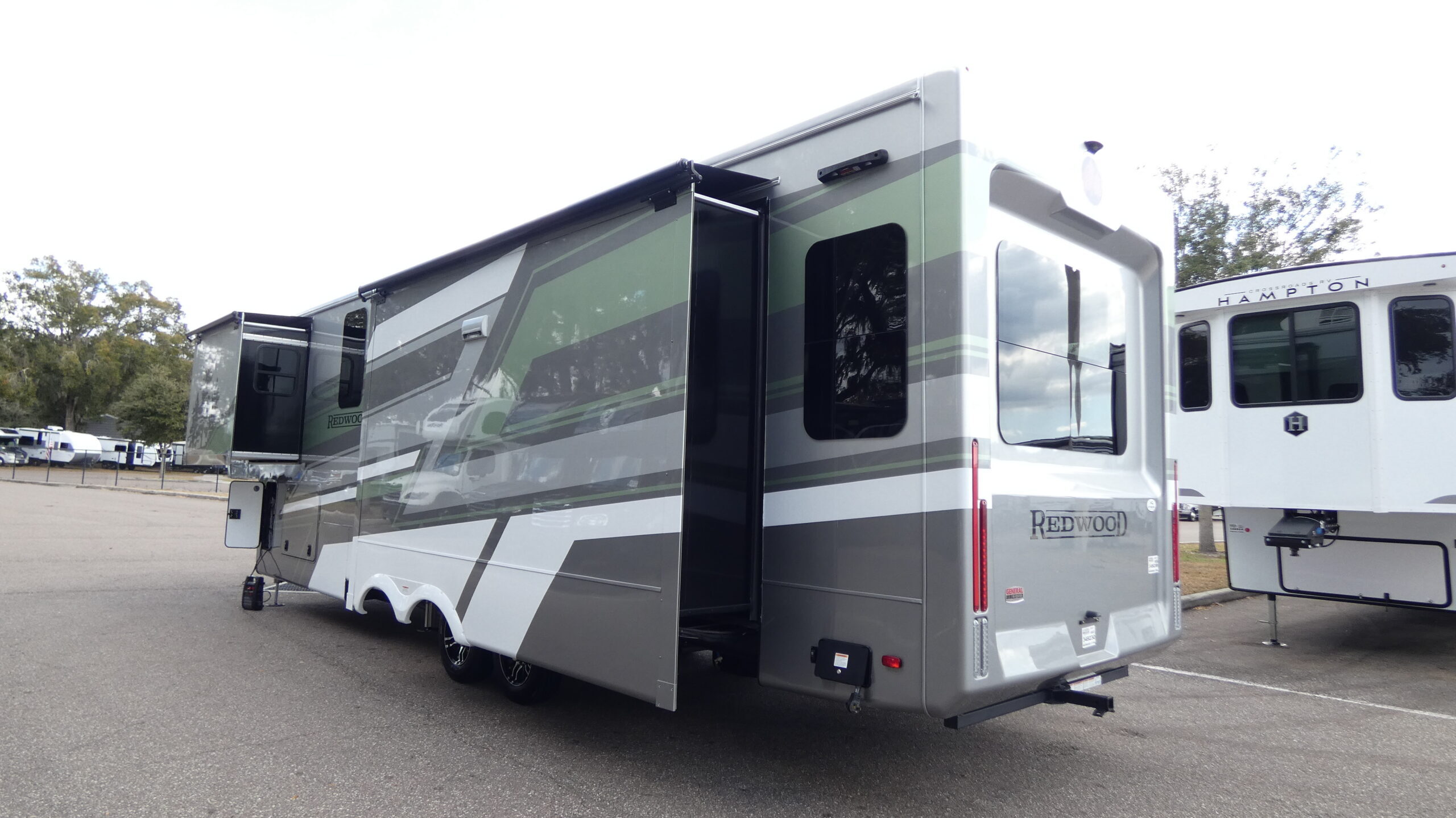 2026 Crossroads Rv REDWOOD 371RL in dover FL