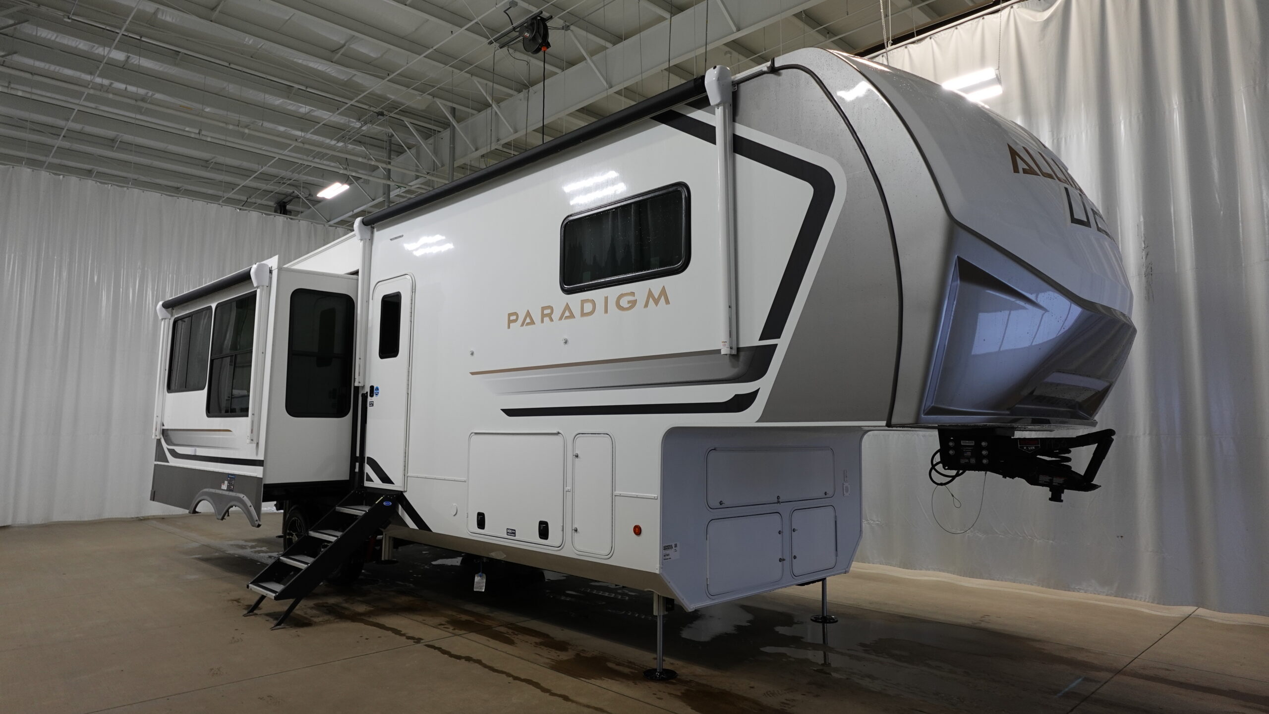 2026 Alliance Rv PARADIGM 310RL in birch run MI