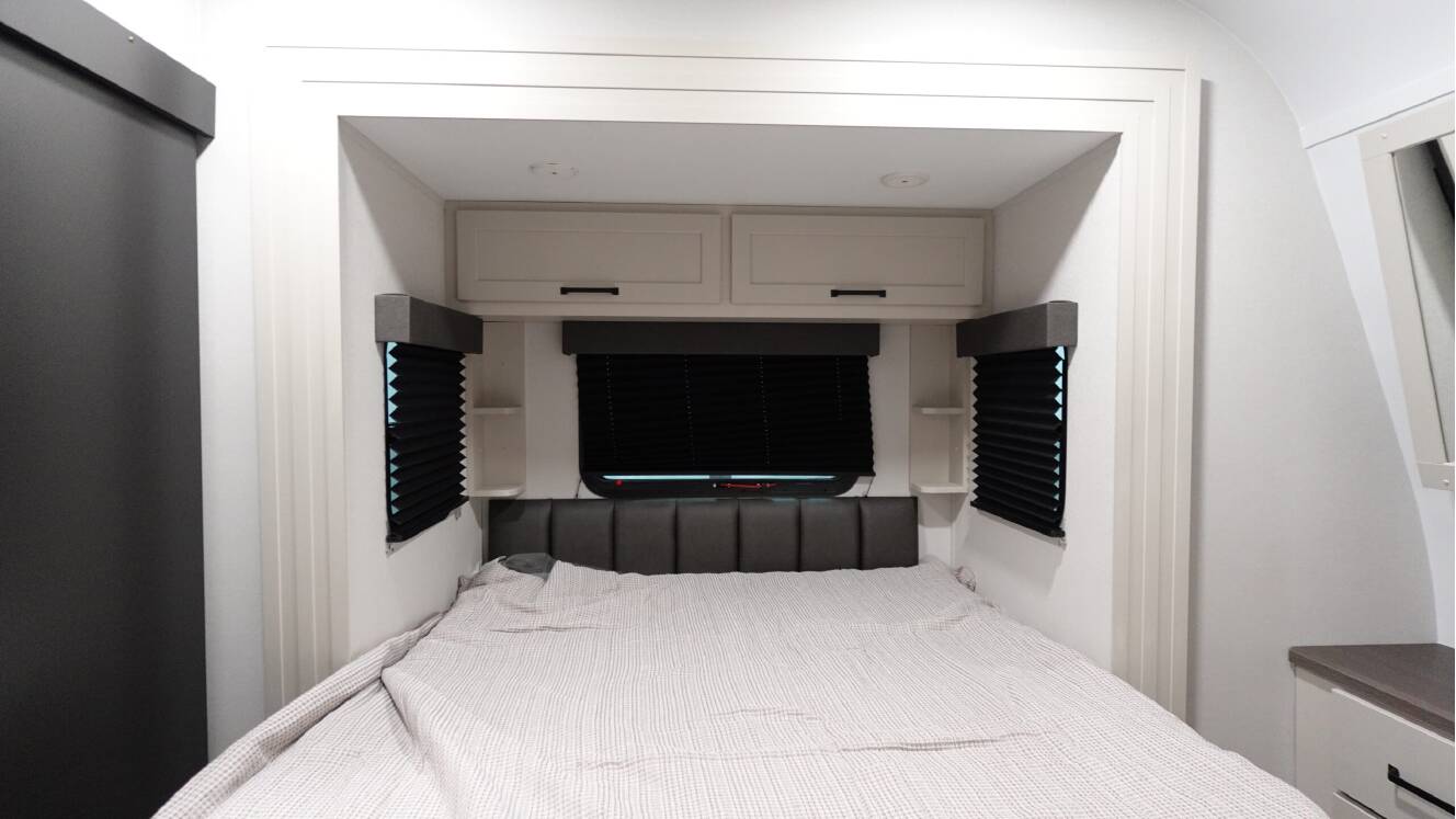 A photo of this 2026 Grand Design MOMENTUM 31G