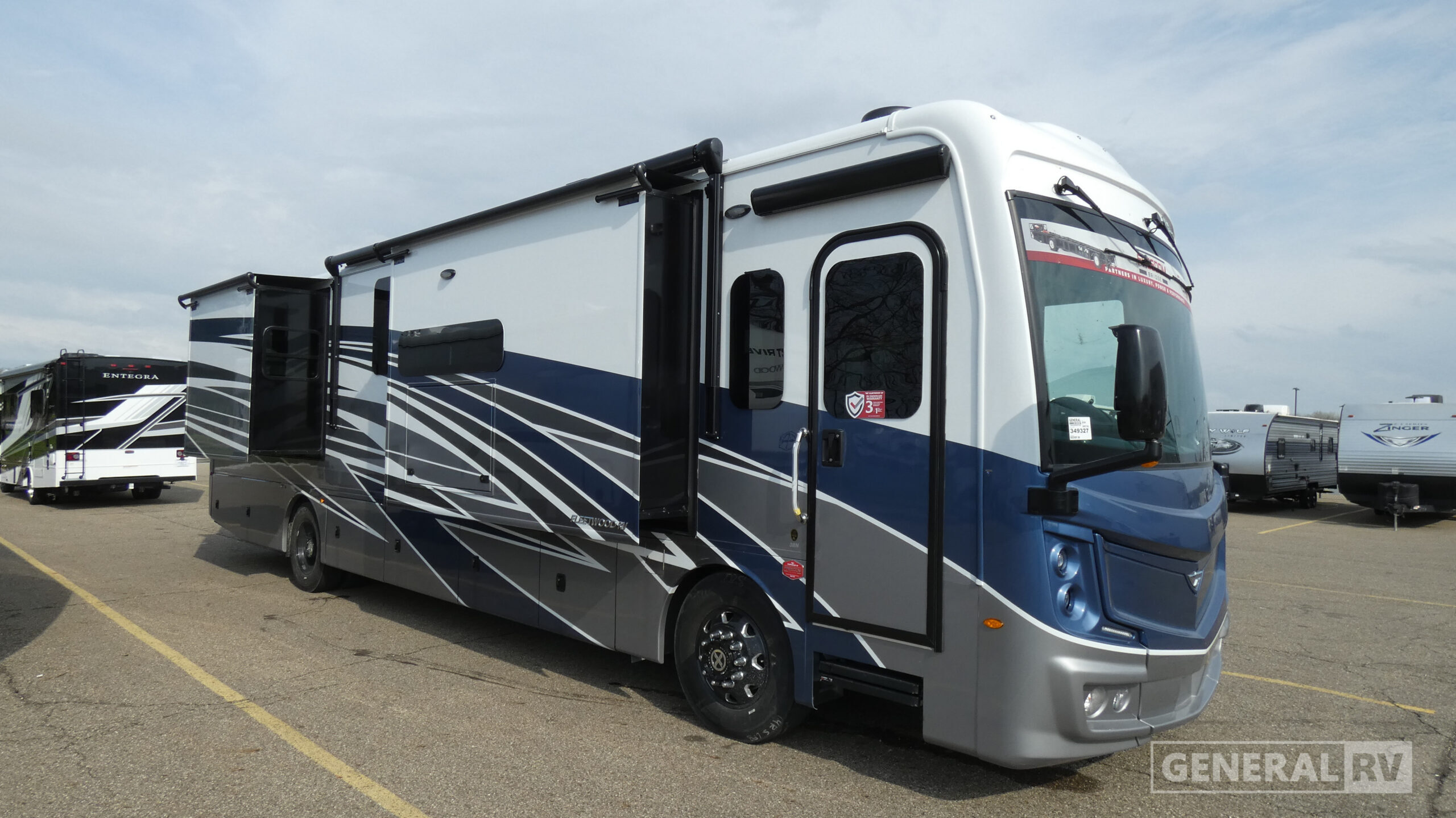 2026 Fleetwood DISCOVERY 38N in north canton OH