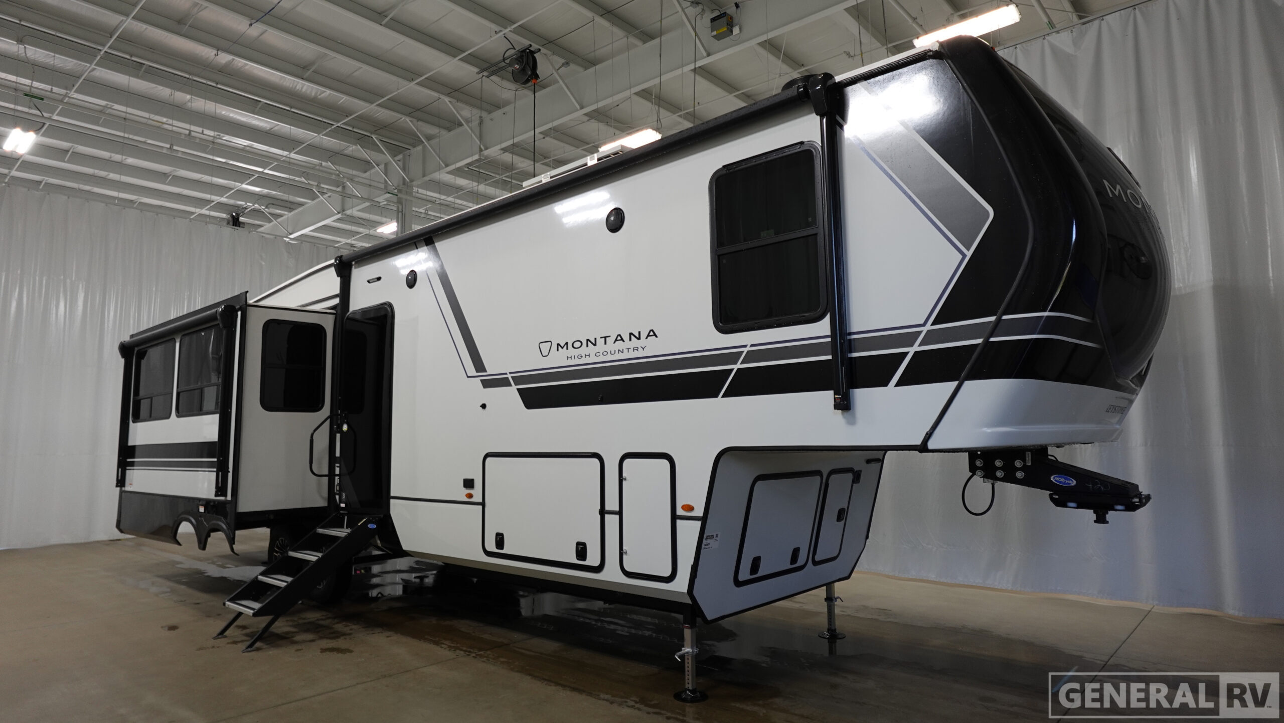 2026 Keystone MONTANA 331RL in north canton OH