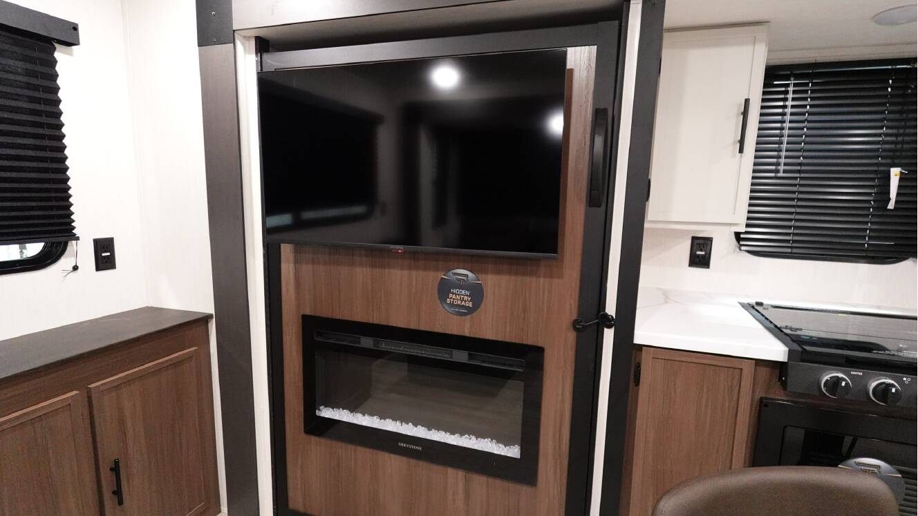 A photo of this 2026 Prime Time Rv AVENGER 27REI
