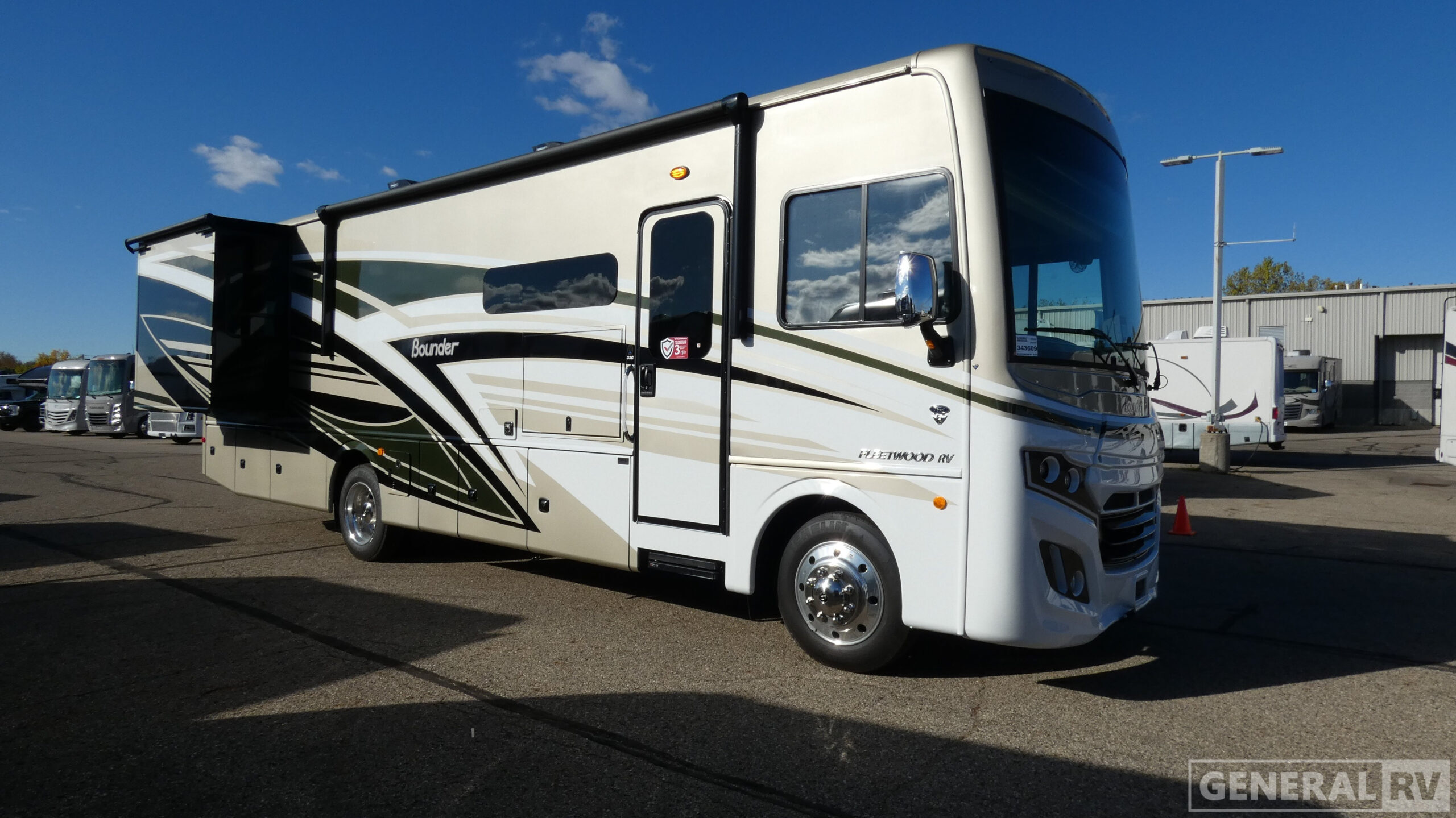 2026 Fleetwood BOUNDER 33C in wayland MI