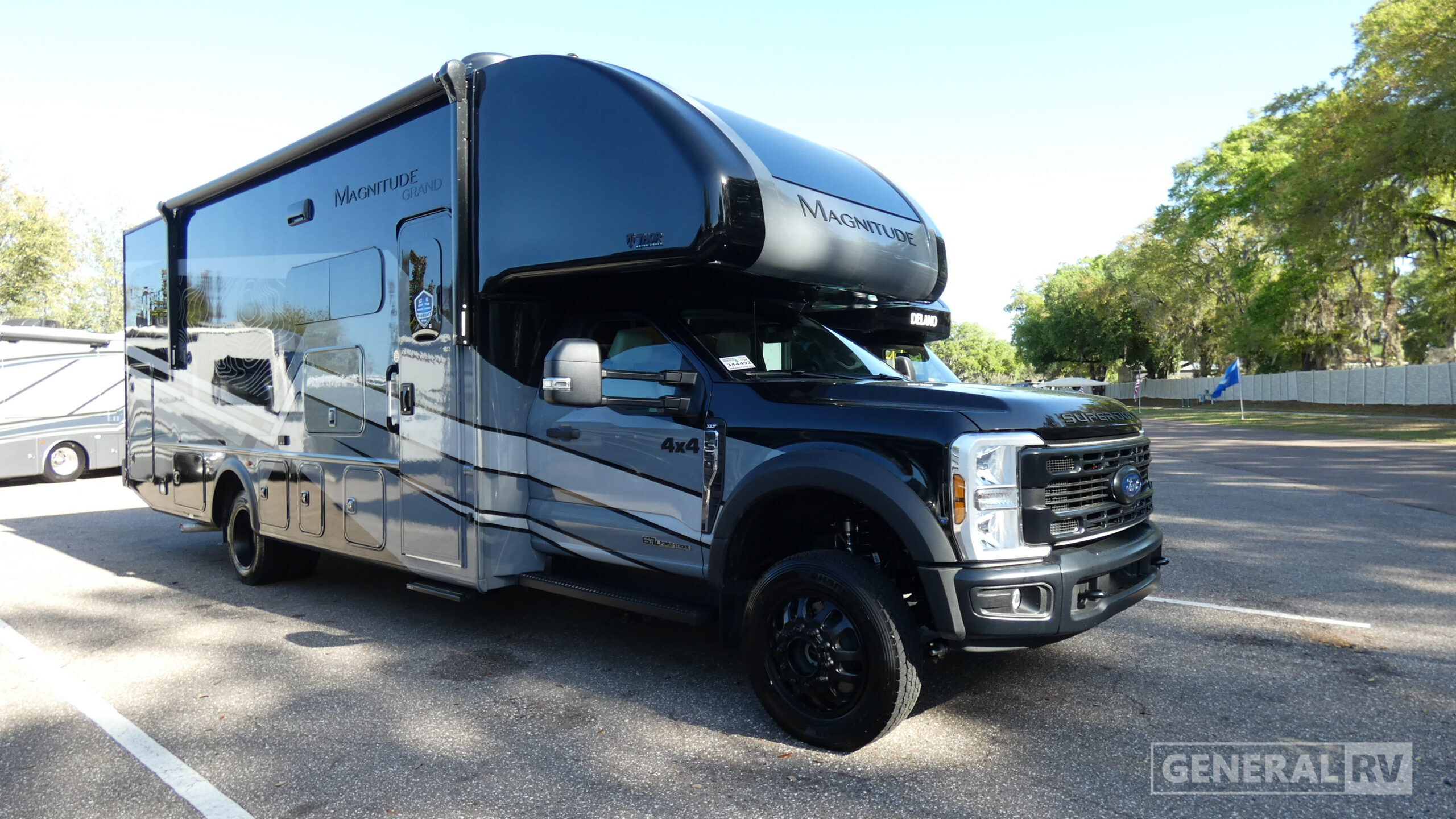 2026 Thor Motor Coach MAGNITUDE Z30 in dover FL
