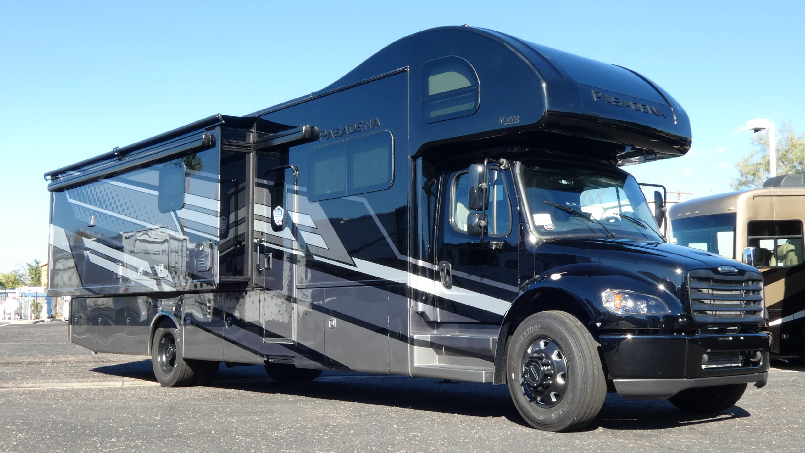 2026 Thor Motor Coach PASADENA 38FX in mesa AZ