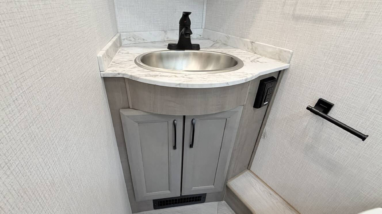 A photo of this 2024 Fleetwood FORTIS 34MB