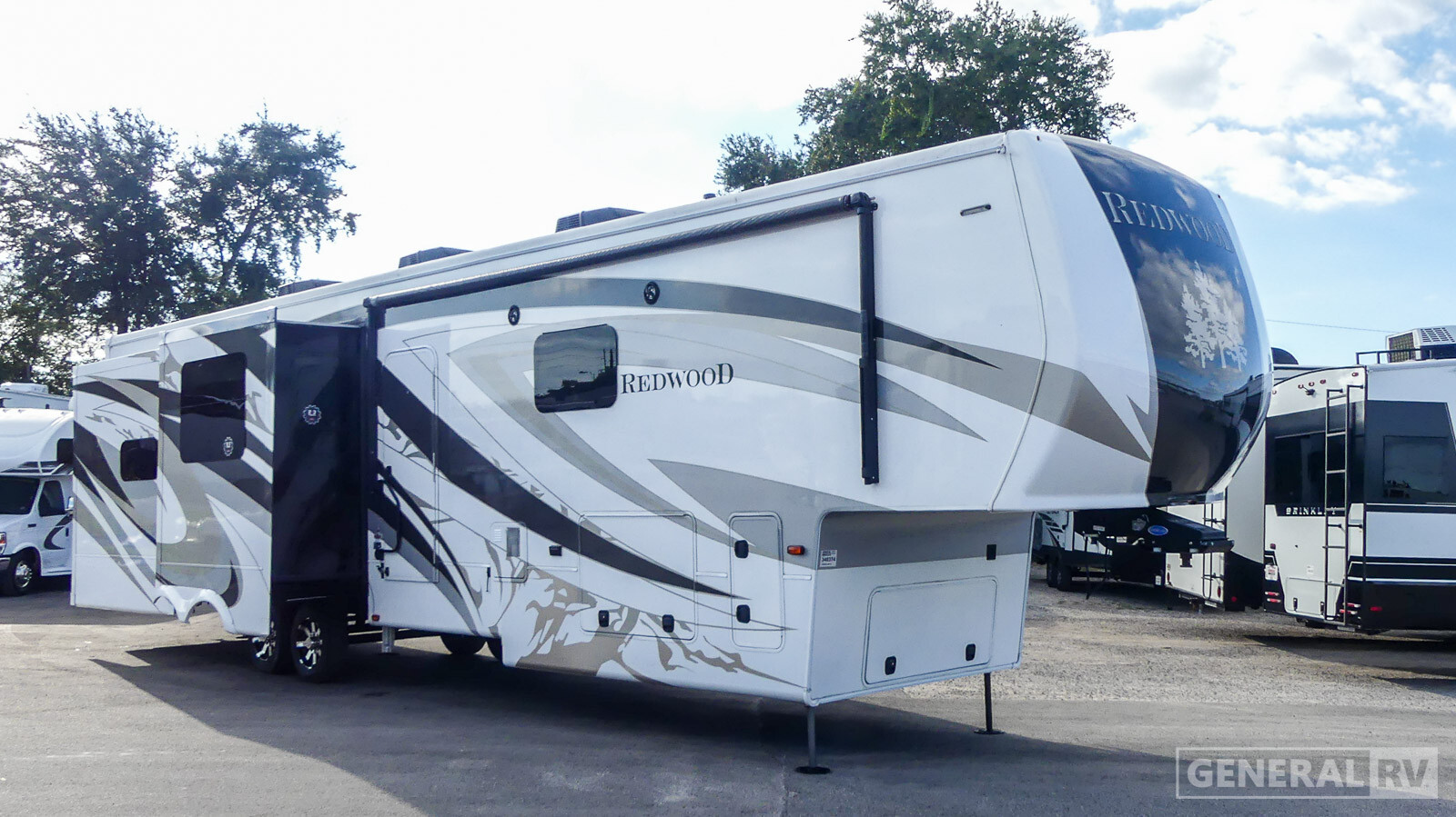 2021 Crossroads Rv REDWOOD 4001LK RV