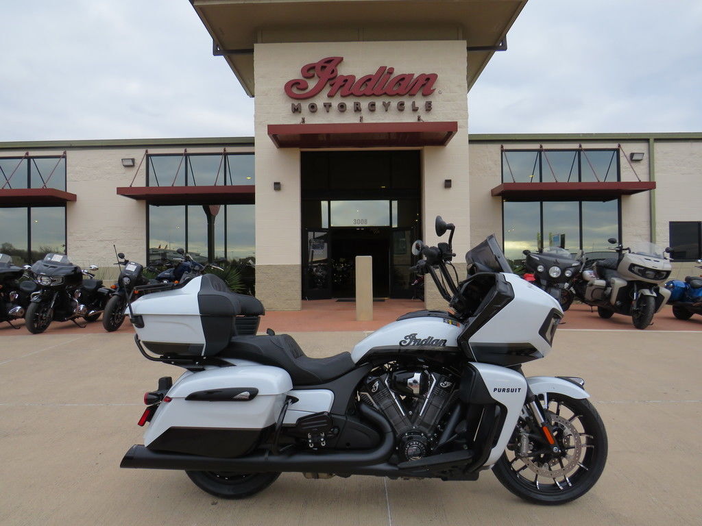 2026 Indian Motorcycle® Pursuit® Dark Horse® 112 Ghost White Metallic with Bl DARK HORSE in Fort Worth, TX