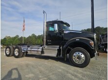 5 Key Features to Look for in a Commercial Truck for Construction image