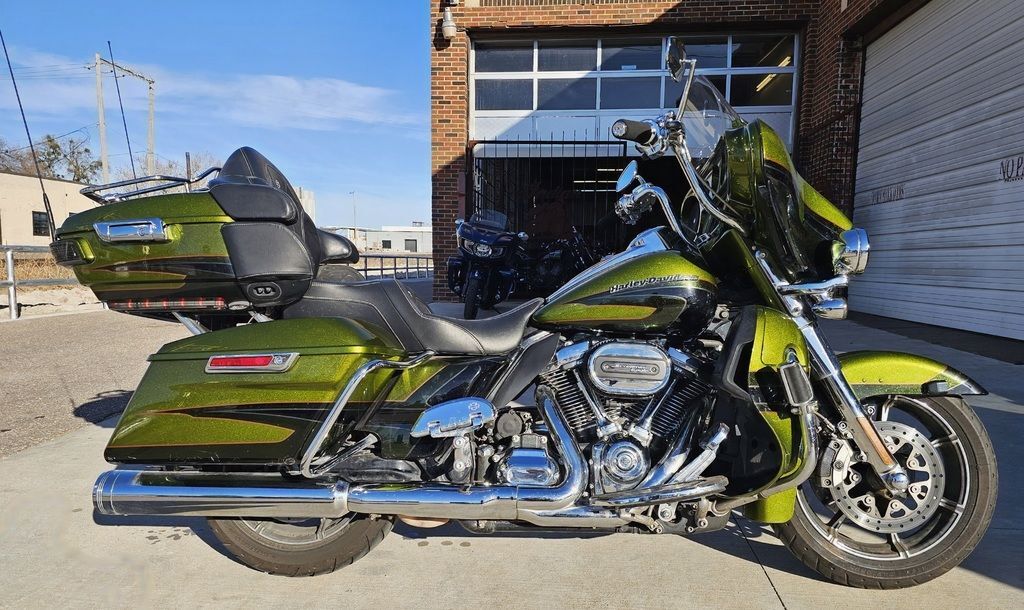 2017 Harley-Davidson® FLHTKSE - CVO Limited CVO LIMITED in Oklahoma City, OK