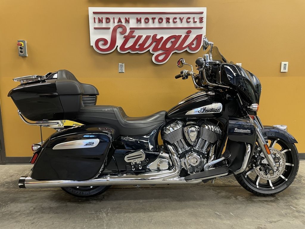 2021 Indian Motorcycle® Roadmaster® Limited Thunder Black Azure Crystal LIMITED in Sturgis, SD