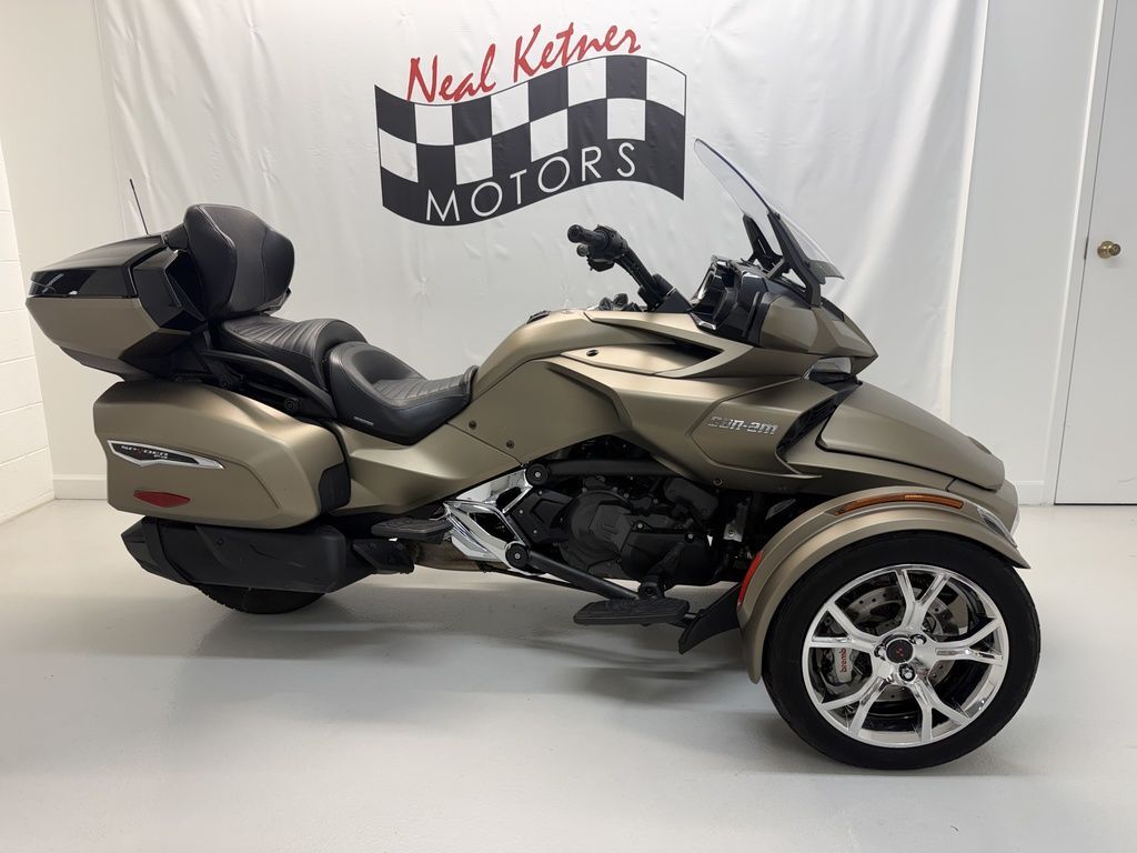 2020 Can-Am Spyder® F3 Limited Chrome F3 LIMITED in Winston Salem, NC