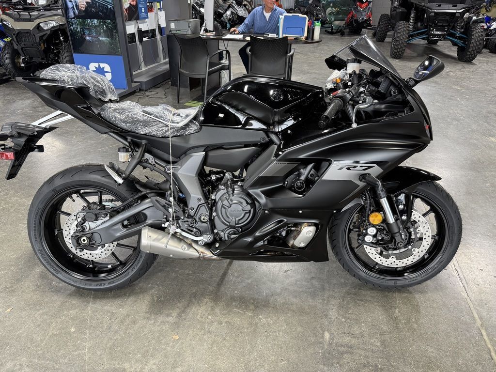 2025 Yamaha YZF-R7 R7 in Ann Arbor, MI