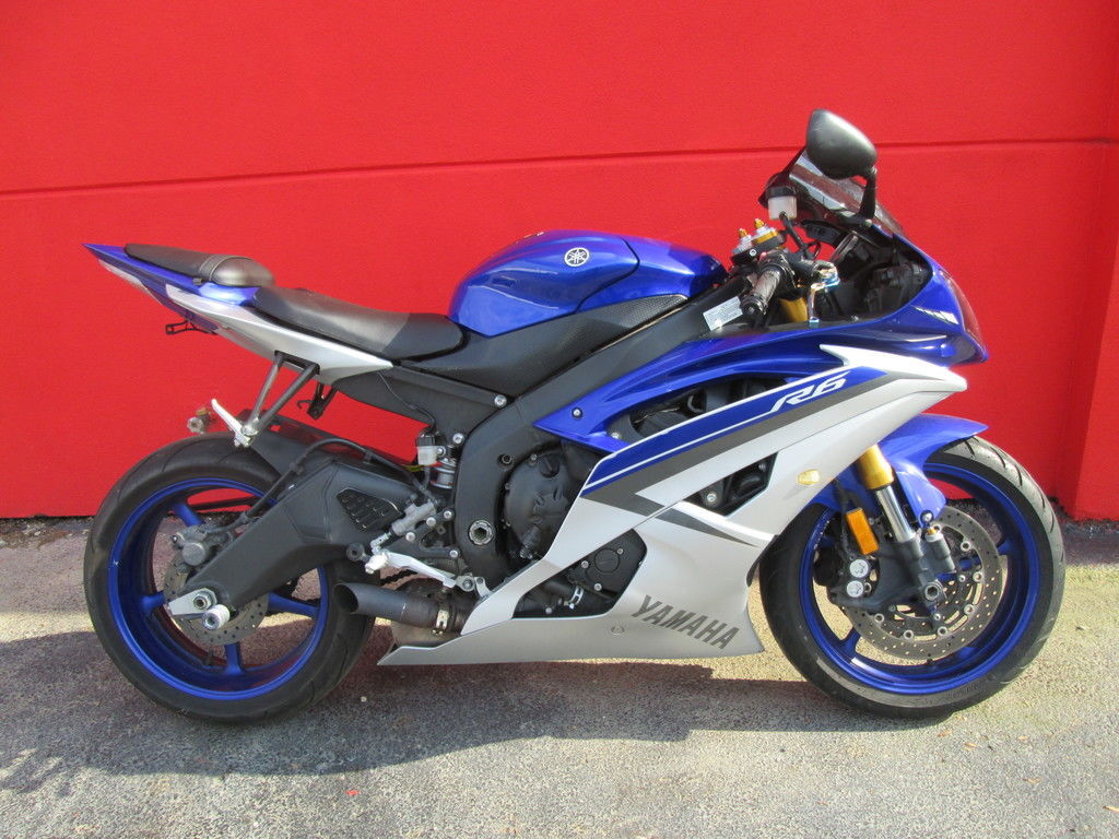 2015 Yamaha YZF-R6 Team Yamaha Blue/Matte Silver R1S in Lewis Center, OH