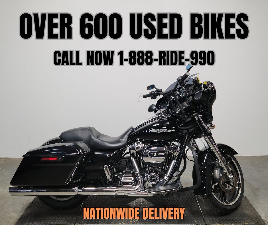 2017 Harley-Davidson® Street Glide Special SPECIAL in Sandusky, MI
