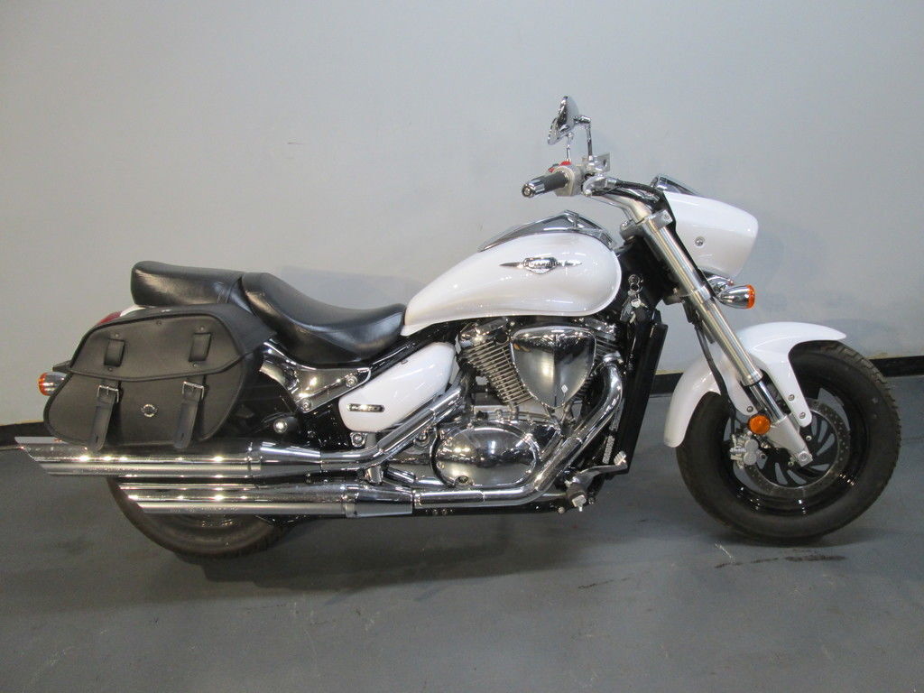 2015 Suzuki Boulevard M50 M50 in Lewis Center, OH