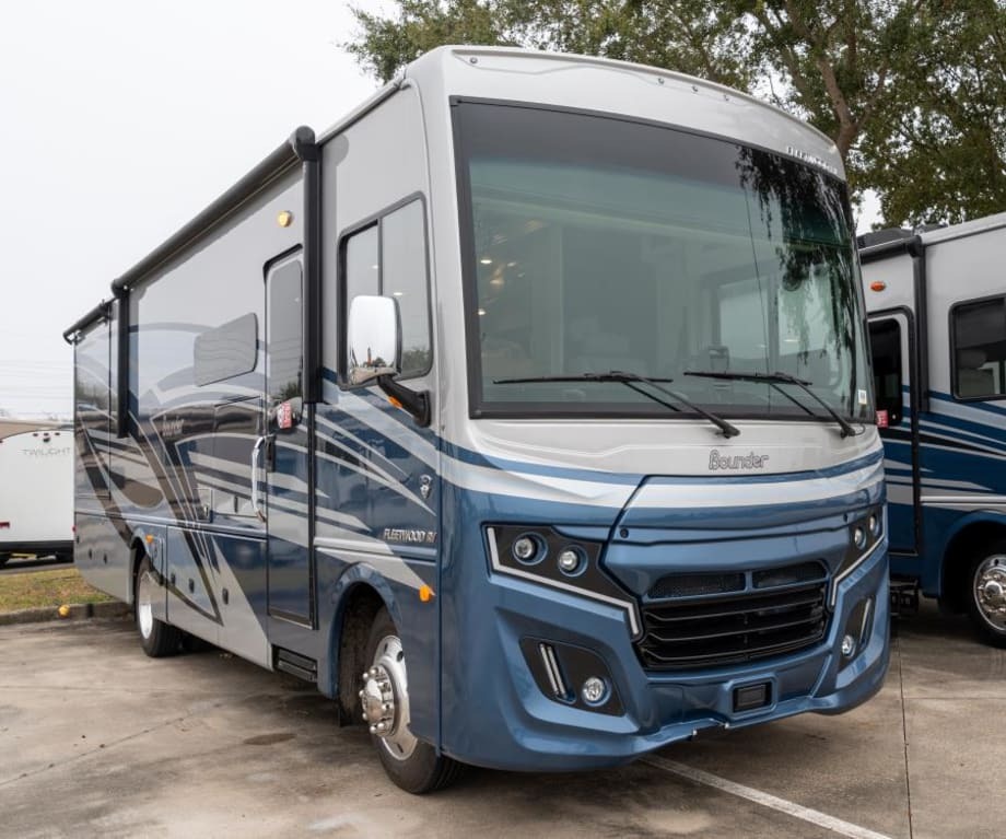 2026 Fleetwood BOUNDER 33C in sanford FL