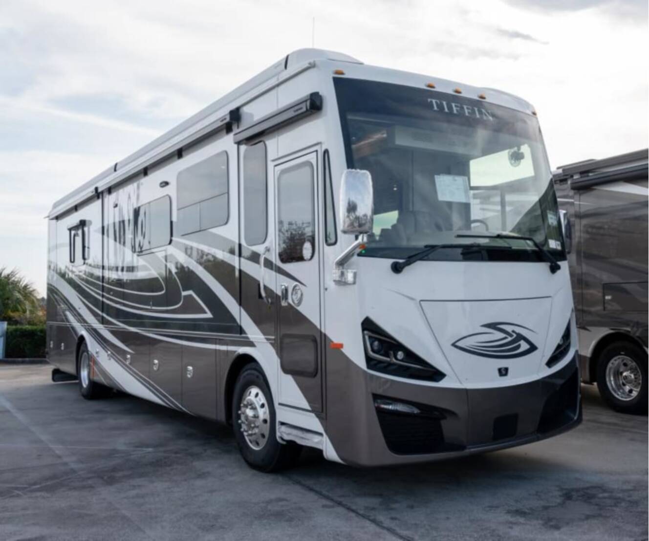 A photo of this 2026 Tiffin PHAETON 40IH