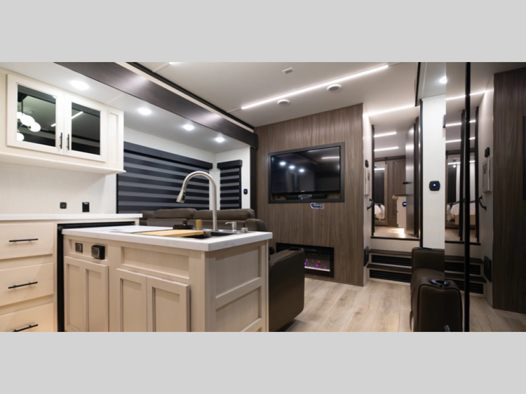 2027 Forest River Rv Vengeance Rogue Armored 391T145 in springville TN