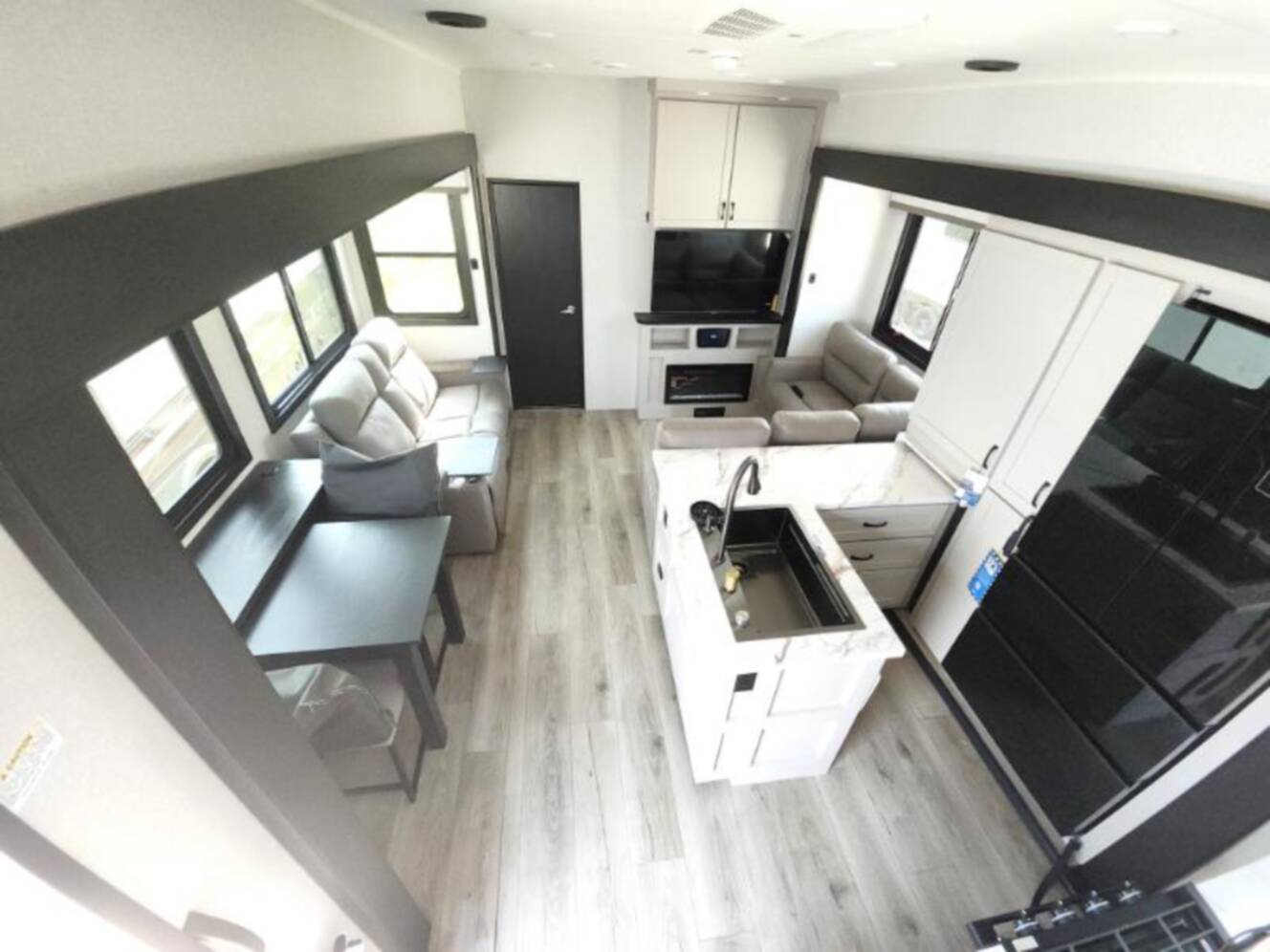 A photo of this 2026 Jayco Seismic 395