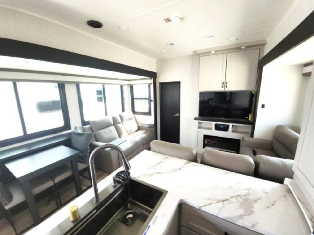 A photo of this 2026 Jayco Seismic 395