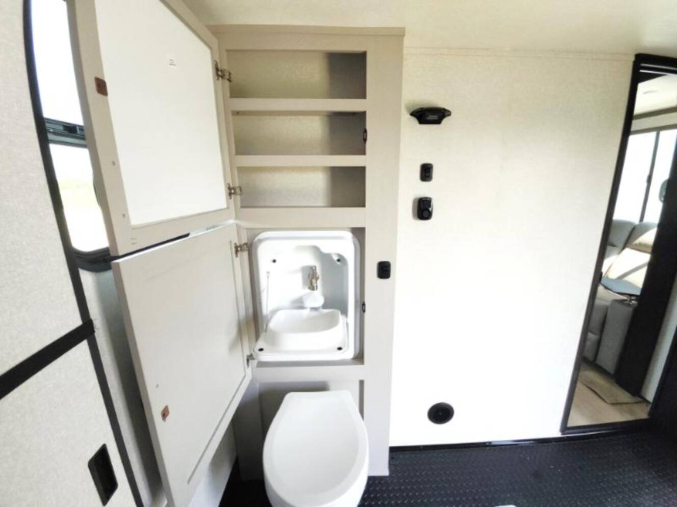 A photo of this 2026 Jayco Seismic 395