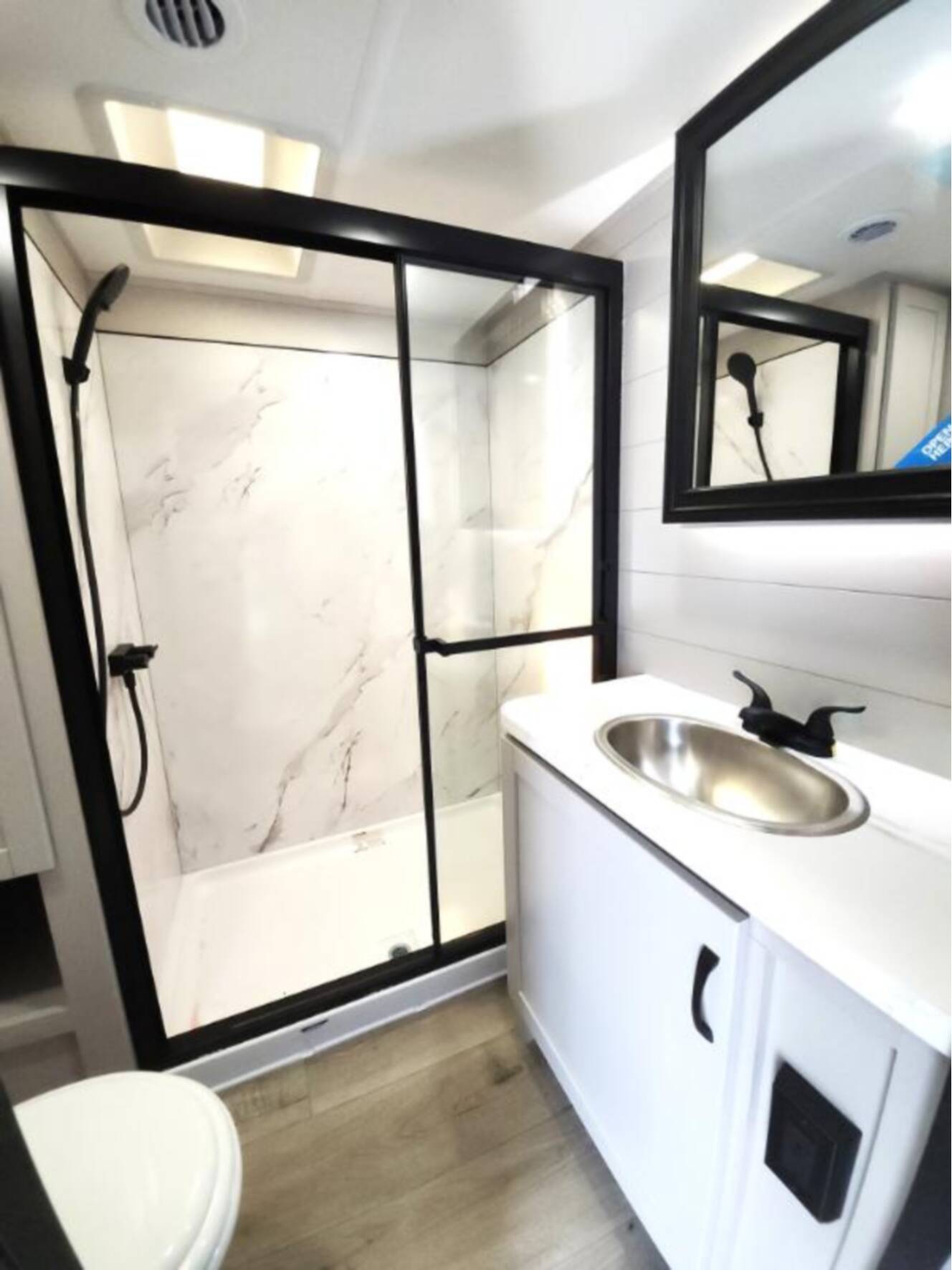 A photo of this 2026 Jayco Seismic 395