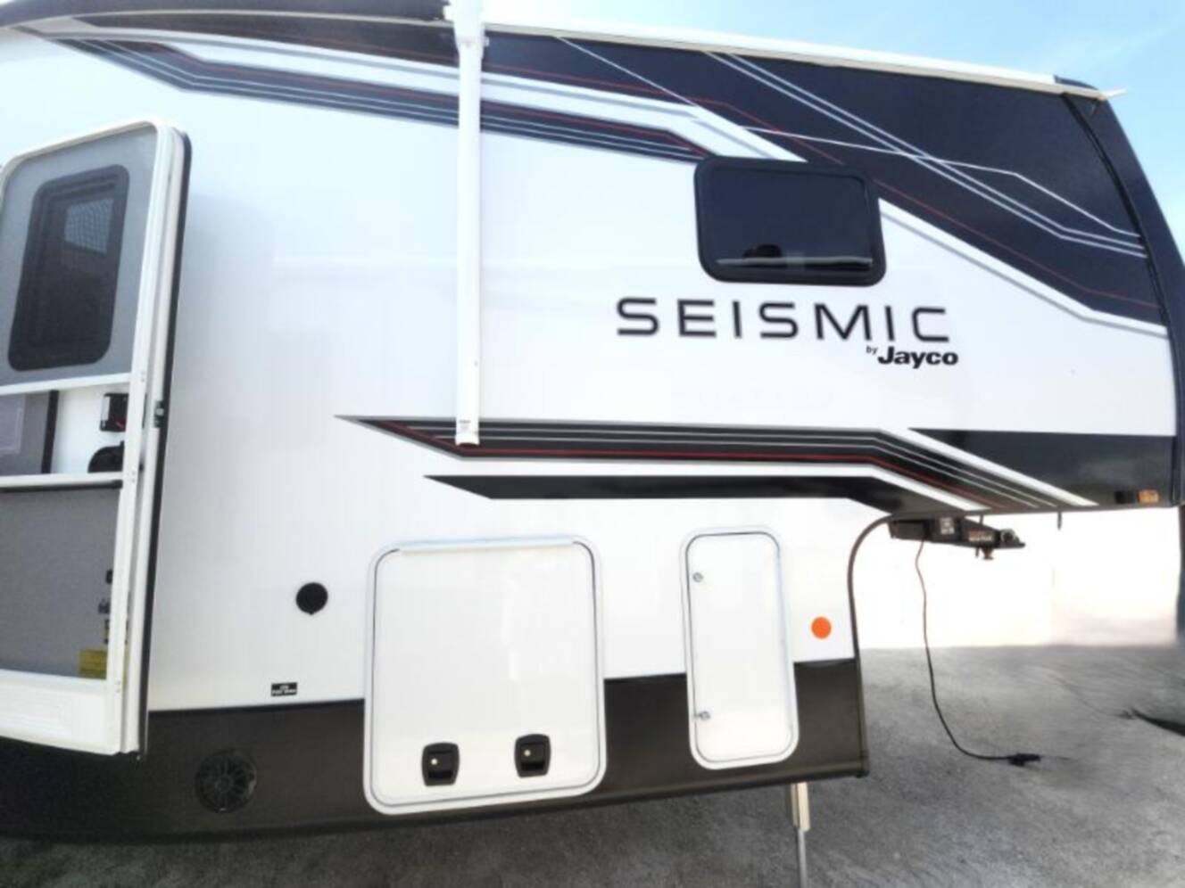 A photo of this 2026 Jayco Seismic 395