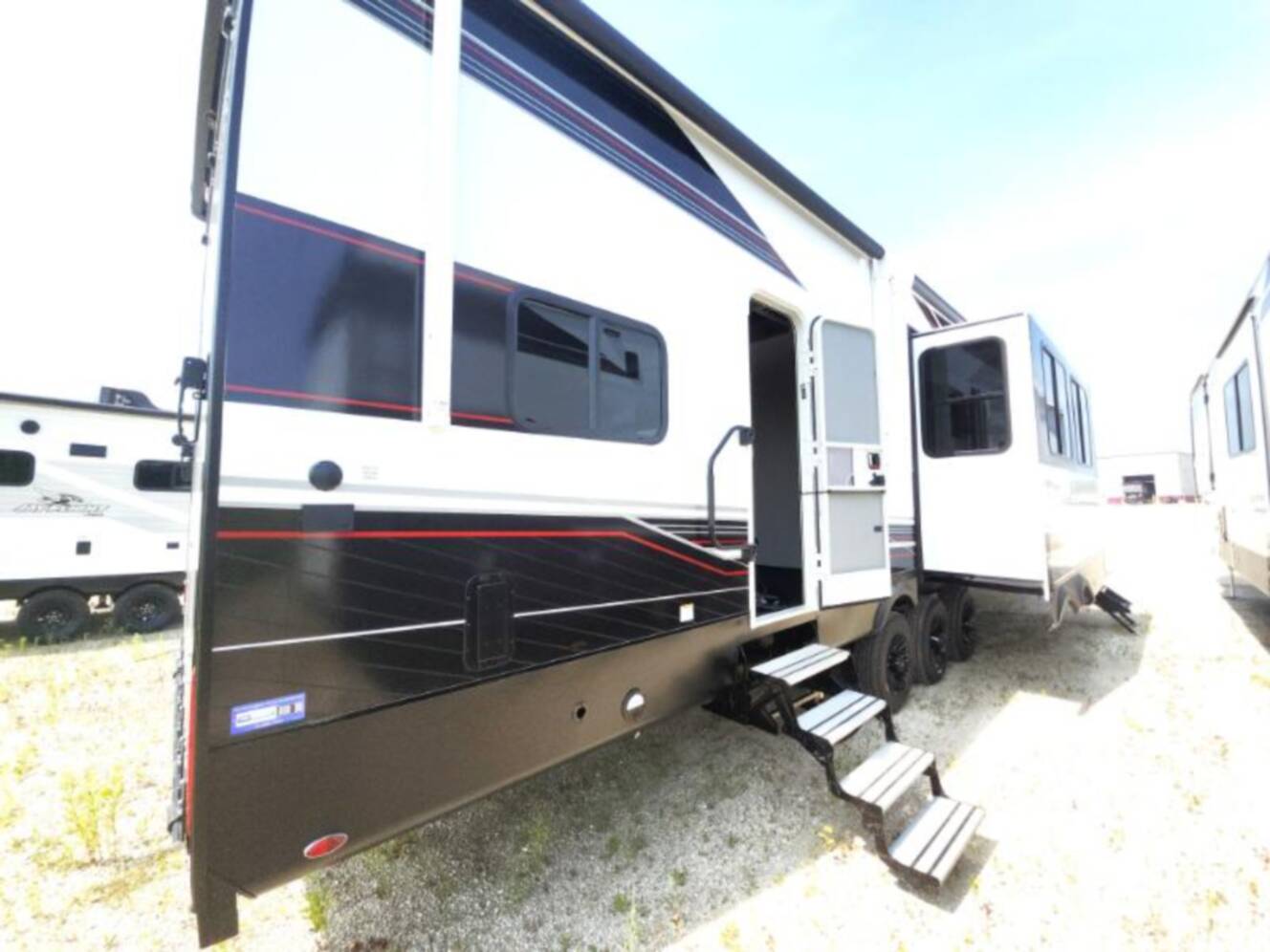 A photo of this 2026 Jayco Seismic 395