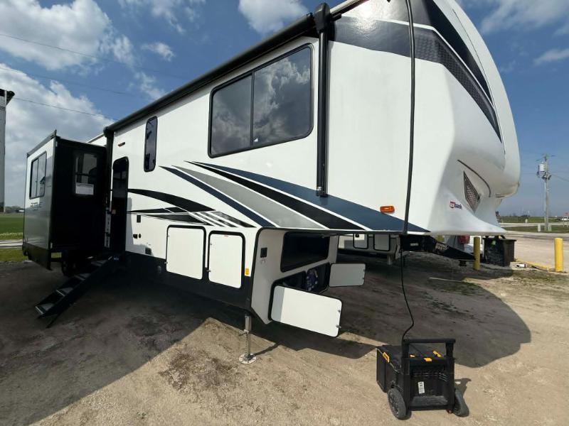 2022 Forest River Vengeance Rogue Armored 351G2 in sheboygan WI