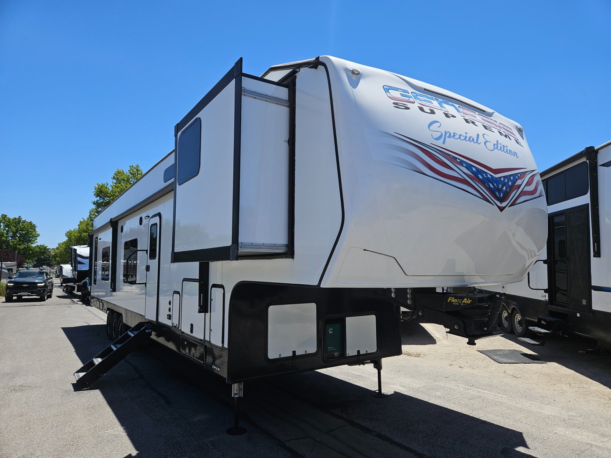 2023 Genesis Supreme 40SRSS6 in paso robles CA