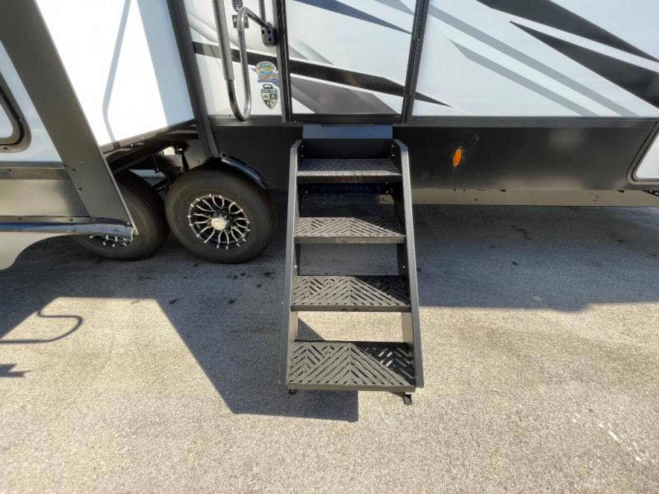 A photo of this 2026 Venture Rv SportTrek 5 Touring Edition STTF353VRK