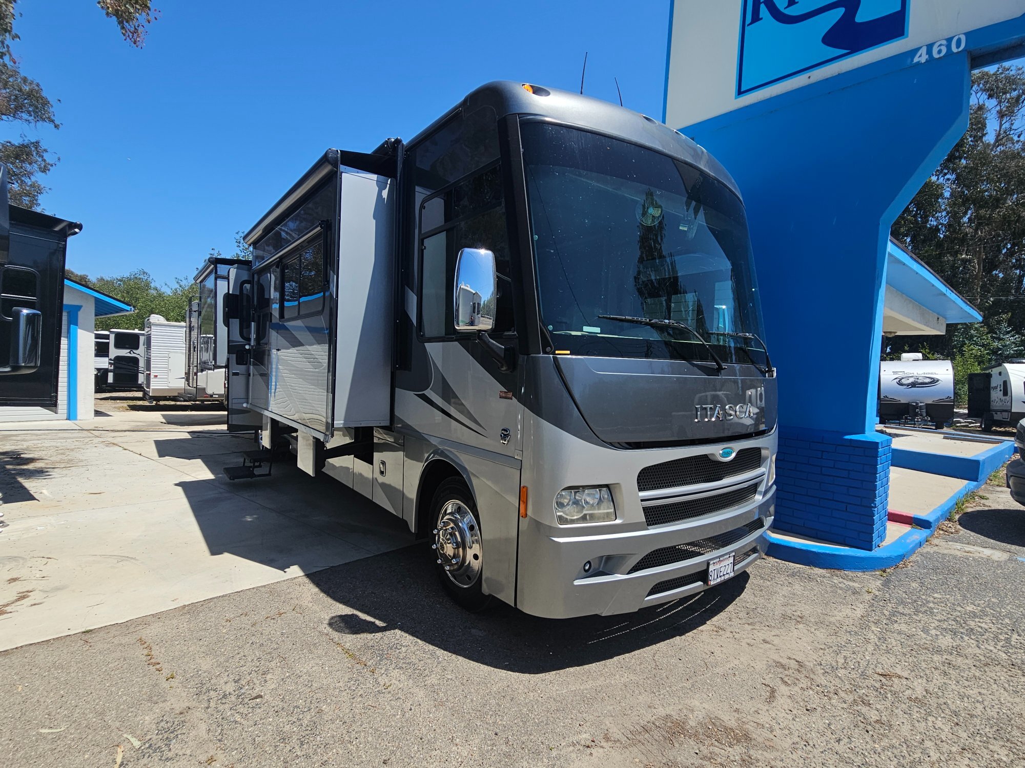 2013 Itasca Suncruiser 37F in pismo beach CA