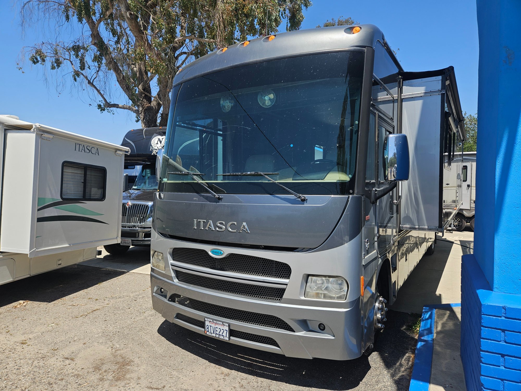 2013 Itasca Suncruiser 37F in pismo beach CA