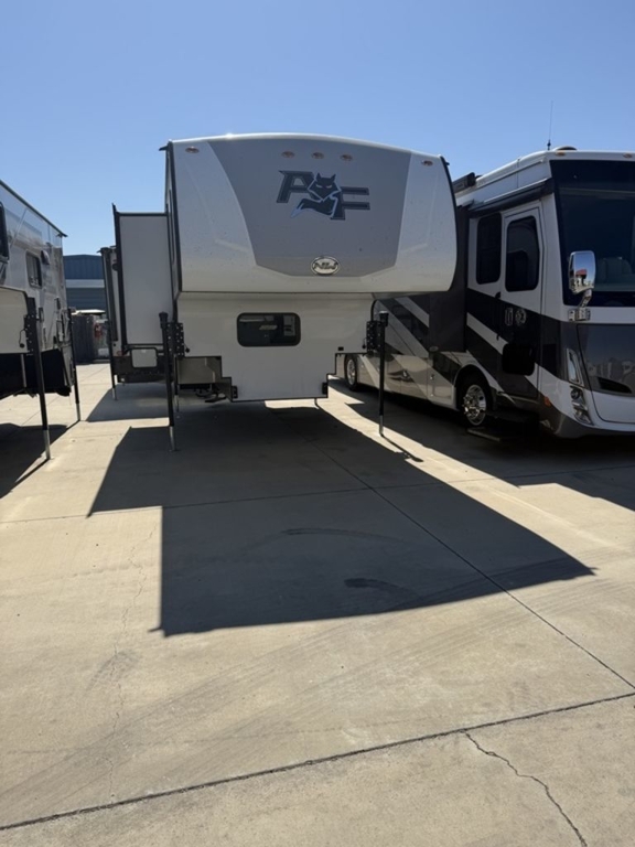2027 Northwood Arctic Fox Camper 990 in los banos