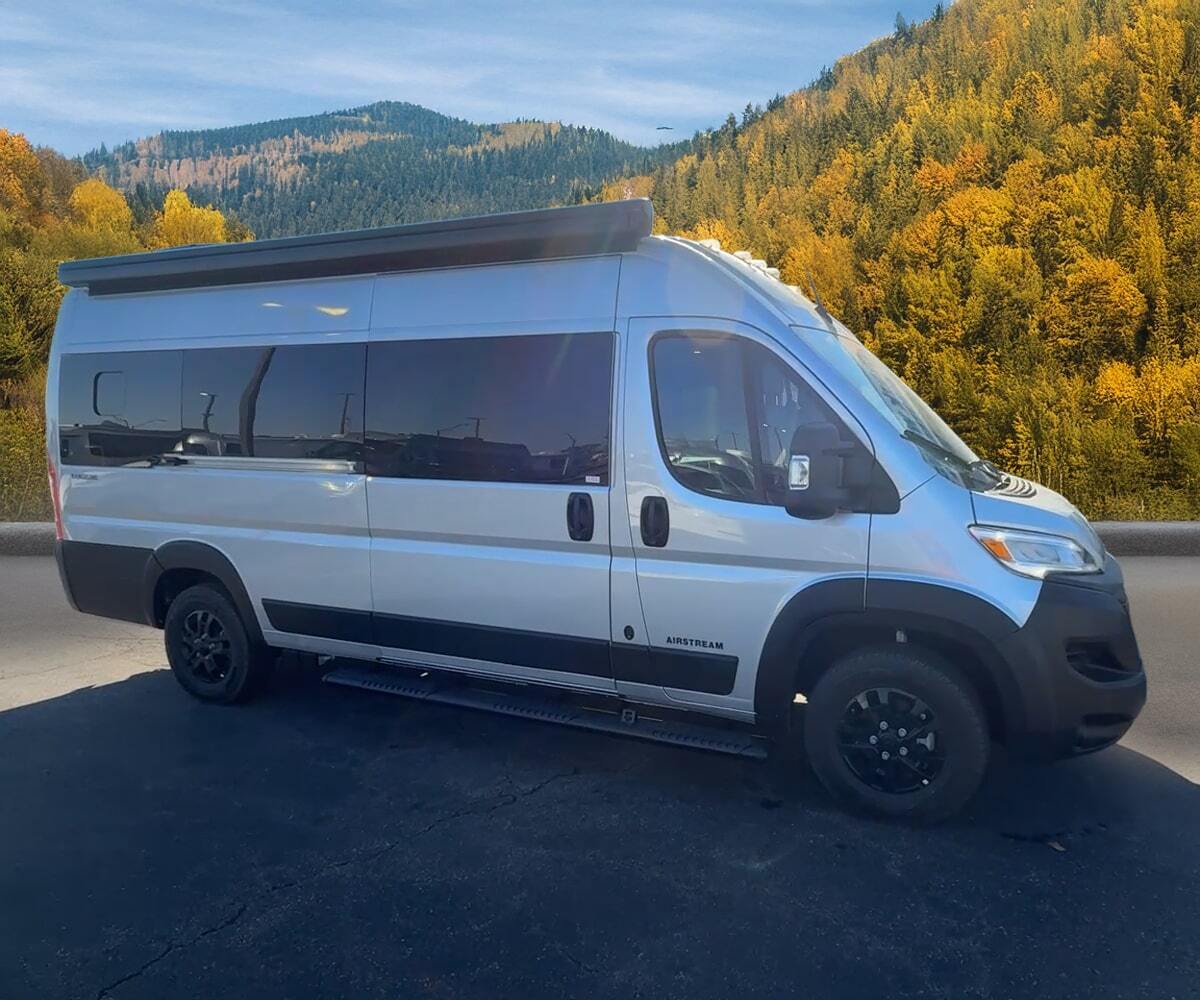 2026 Airstream Rangeline RV